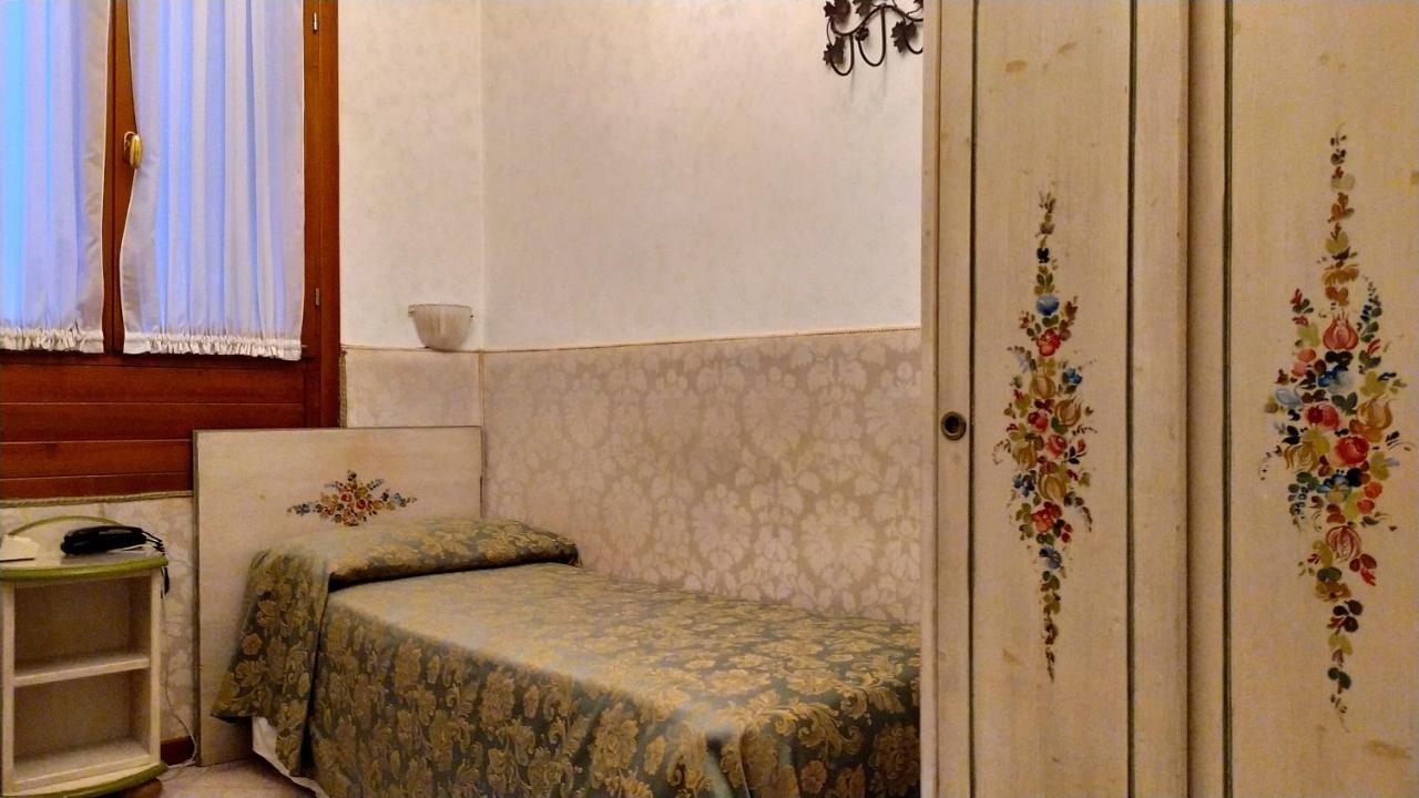 Hotel San Salvador Basic & Local 2 Stars Hotel Венеция Екстериор снимка